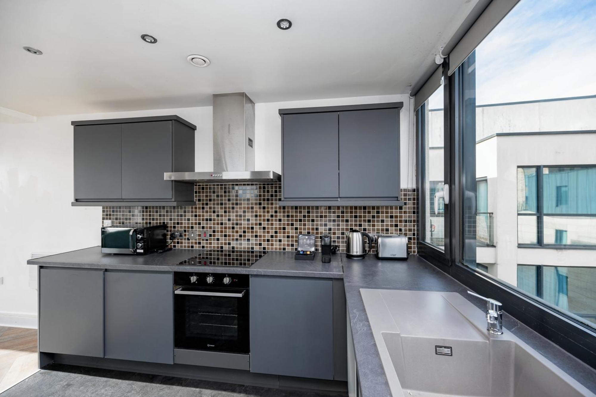 Staycity Centre Aparthotel 4*