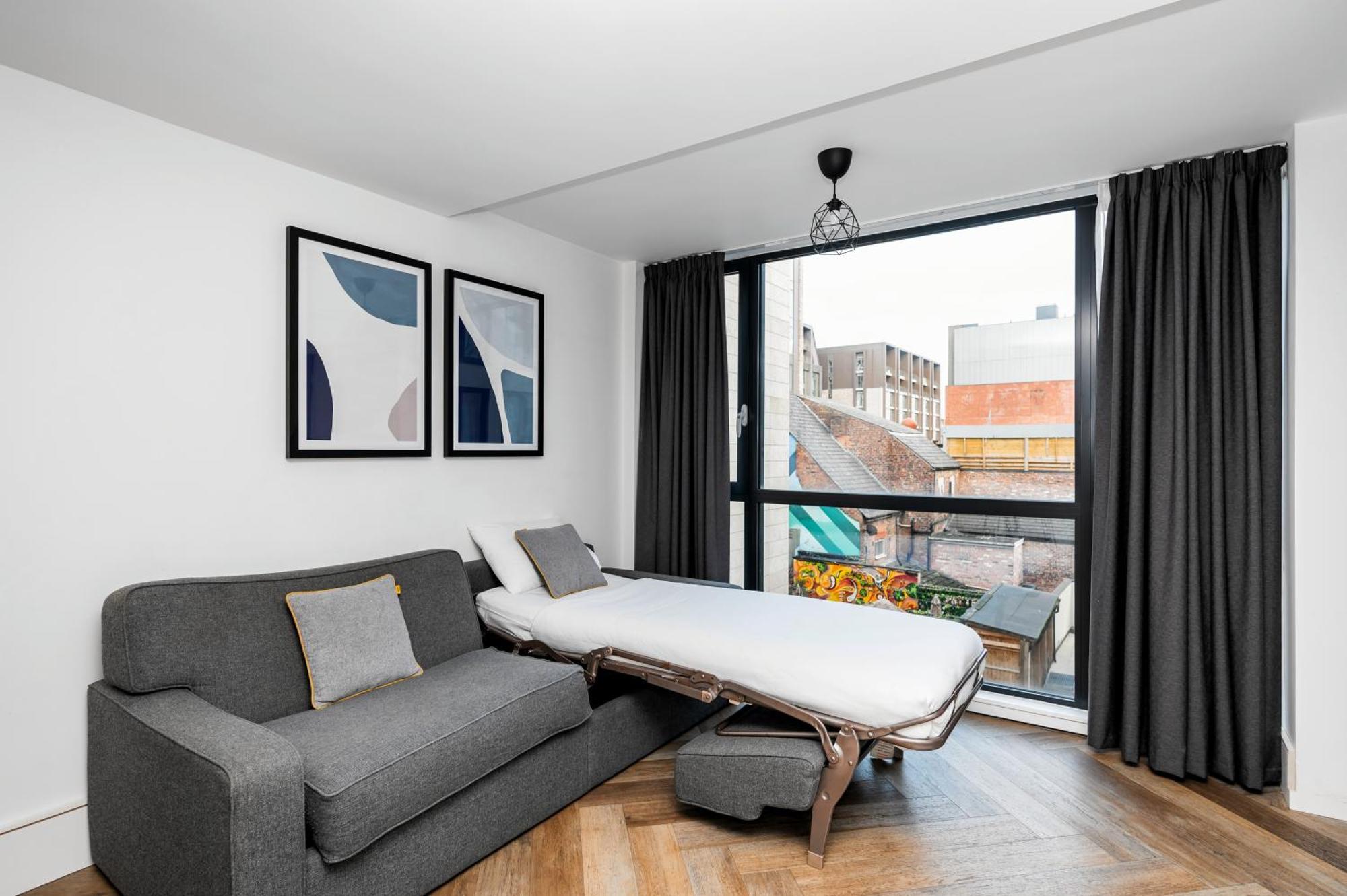 Staycity Centre Aparthotel 4*