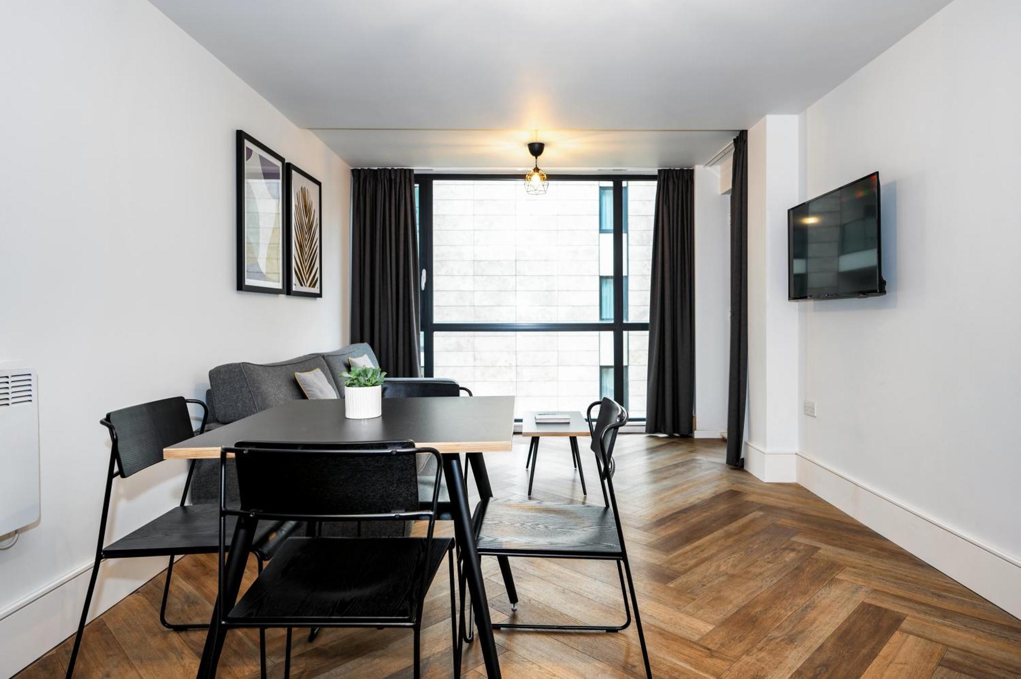 Staycity Centre Aparthotel 4*