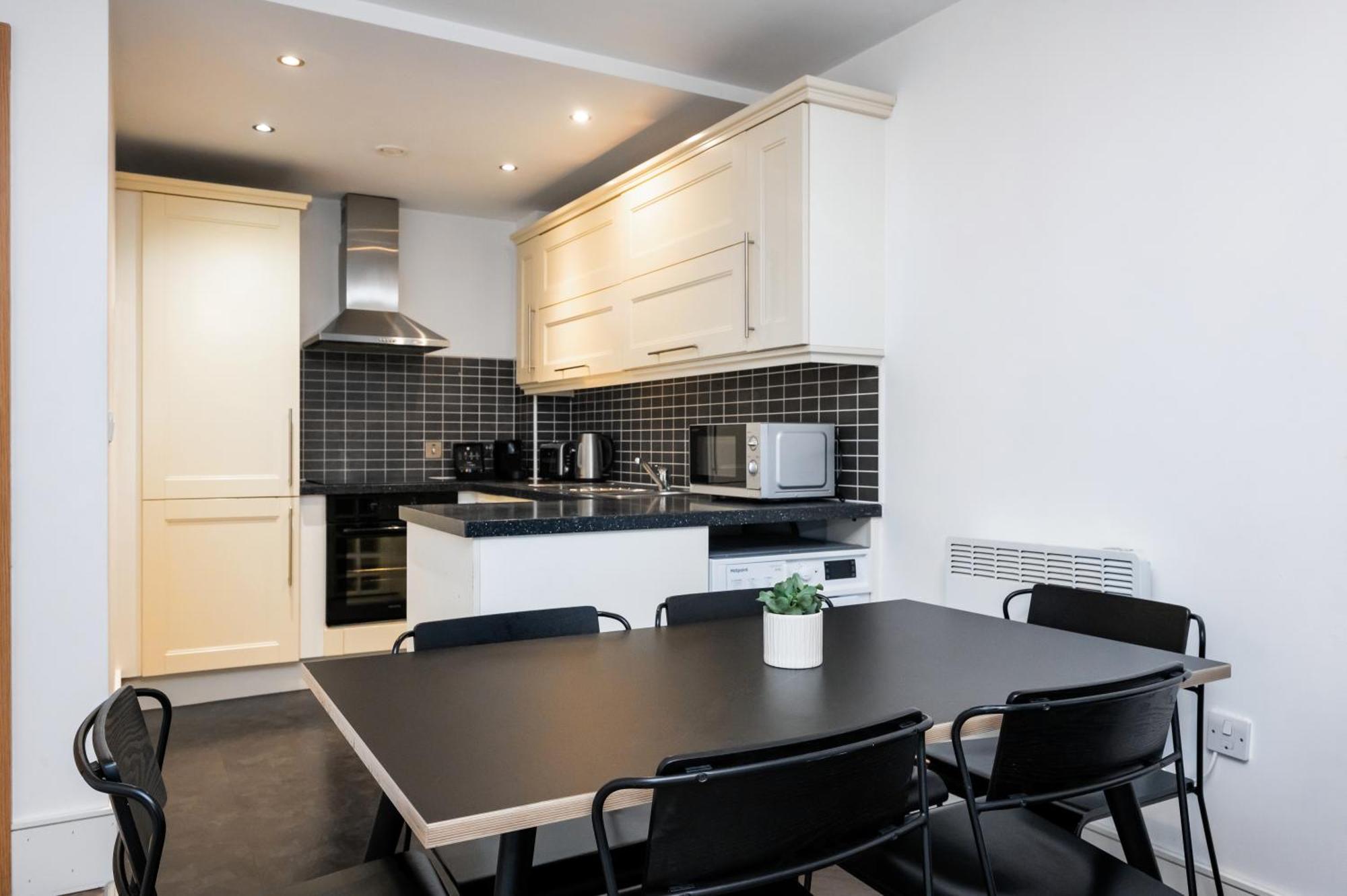 Staycity Centre Aparthotel 4*