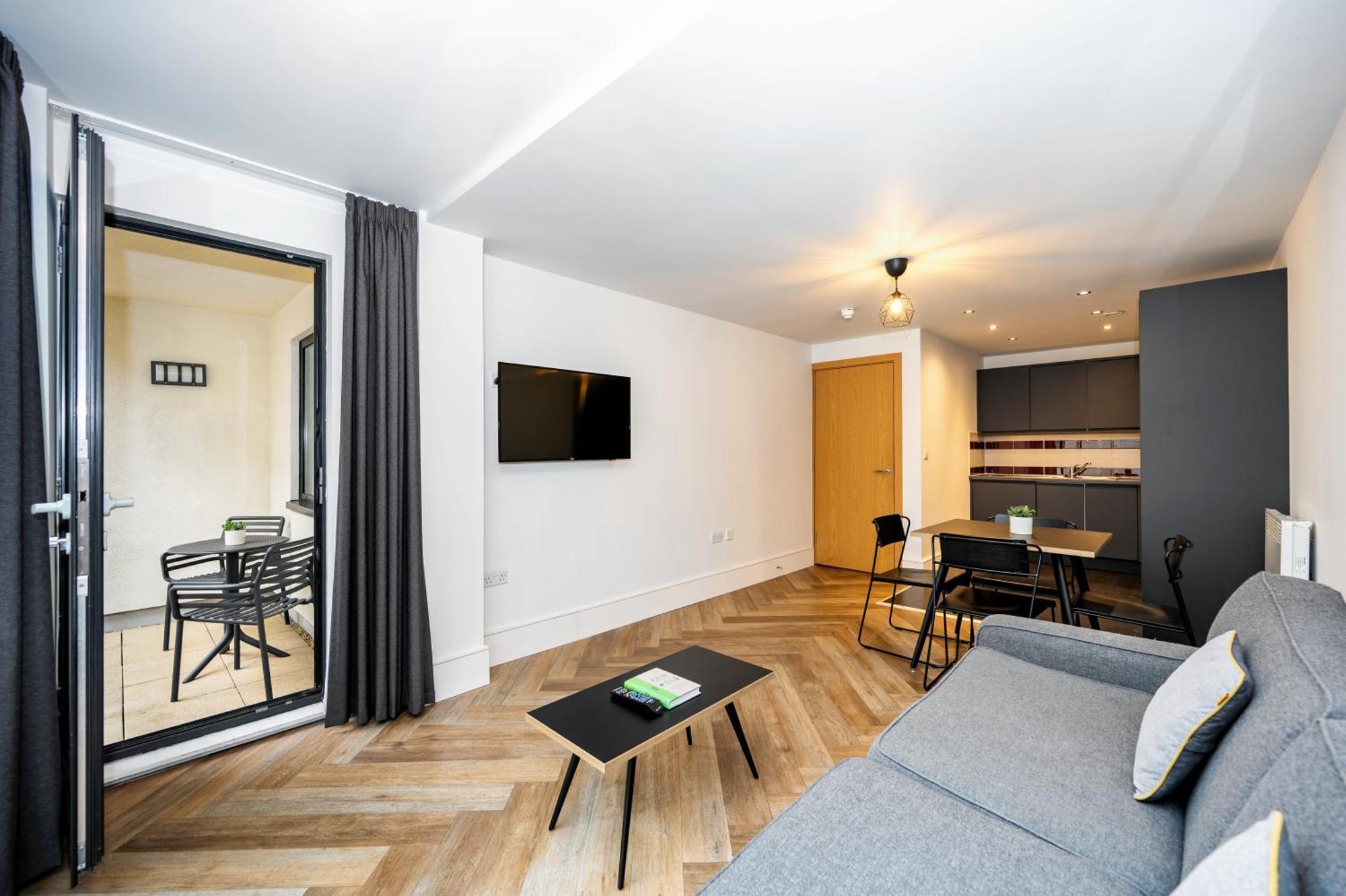 Staycity Centre Aparthotel 4*